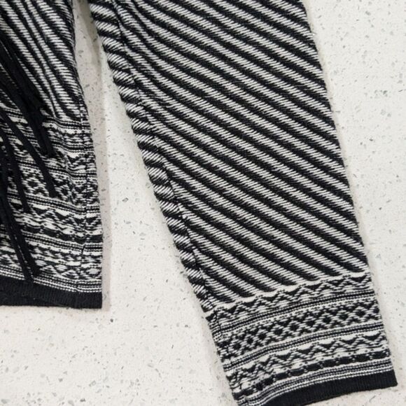 Chico's Woman Black White Striped Cardigan Wrap Sweater Fringe Shawl Neck M/8 - Picture 6 of 9